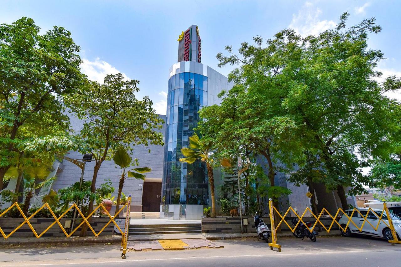 Fabhotel Gl Residency - Satellite Amhedabad Dış mekan fotoğraf