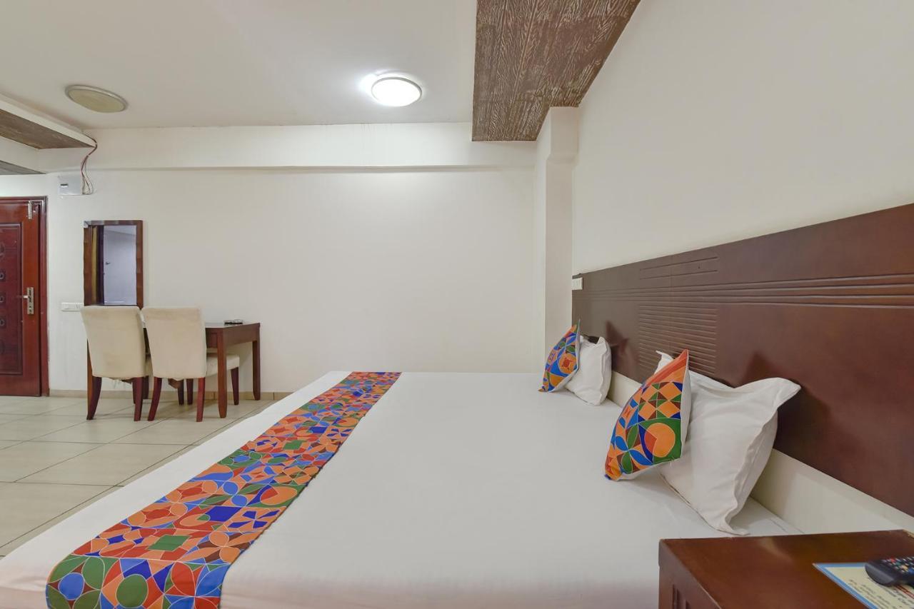 Fabhotel Gl Residency - Satellite Amhedabad Dış mekan fotoğraf
